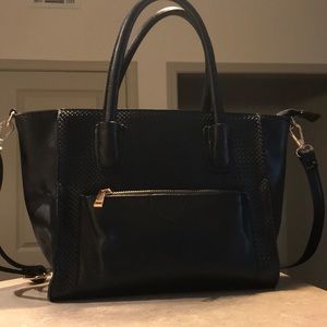 Black chic purse with strap